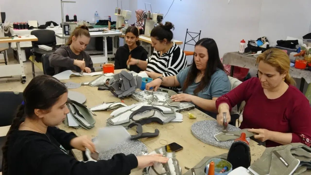 Gaziantep'te Ayakkabı Sektöründe Kadınların Yükselişi - Yazar Kadın