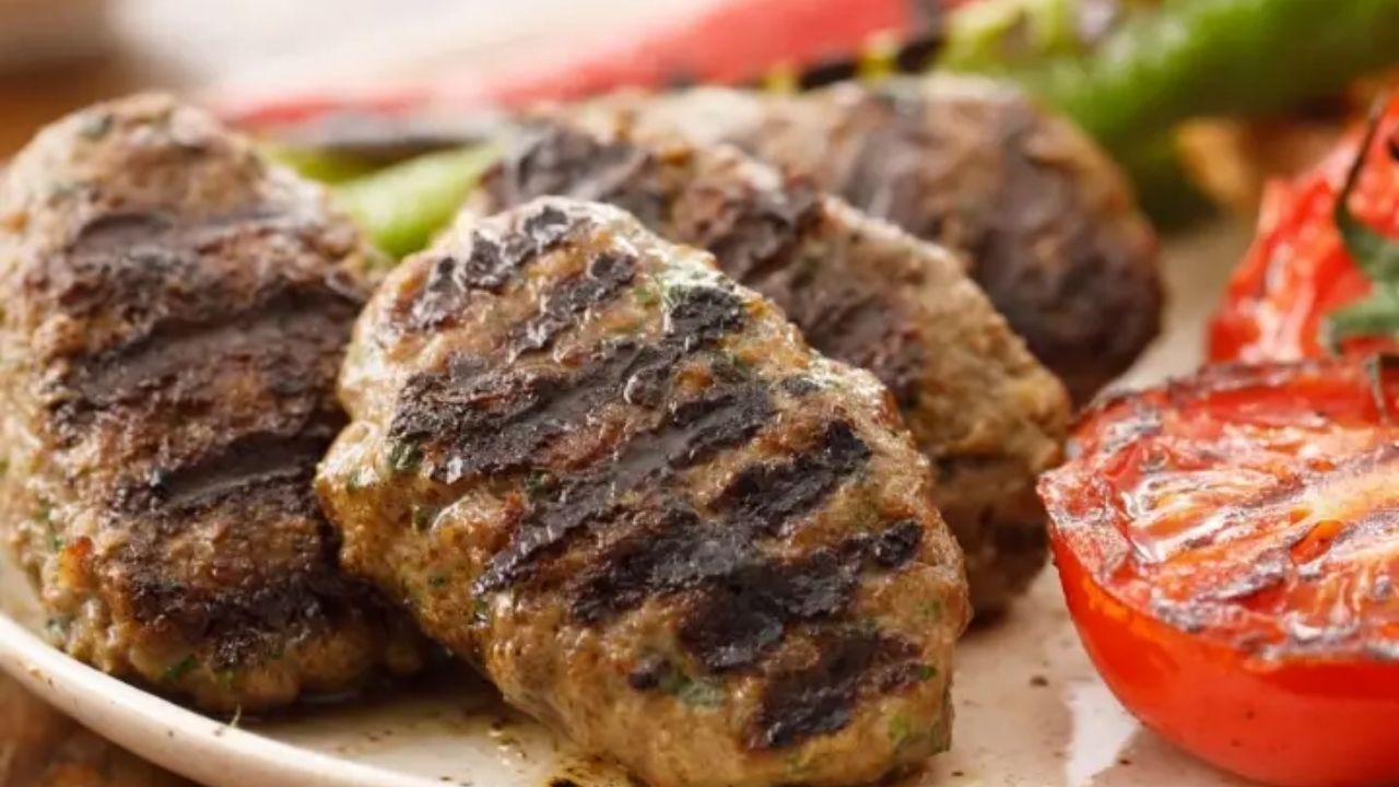 Izgara Köfte Tarifi Gelenekten Günümüze Uzanan Efsane Lezzet - Yazar Kadın
