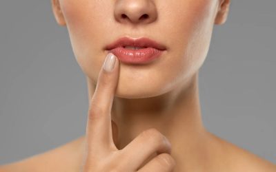 Kadınlarda Dudak Kaldırma Yöntemlerinde Riskler ve Avantajlar