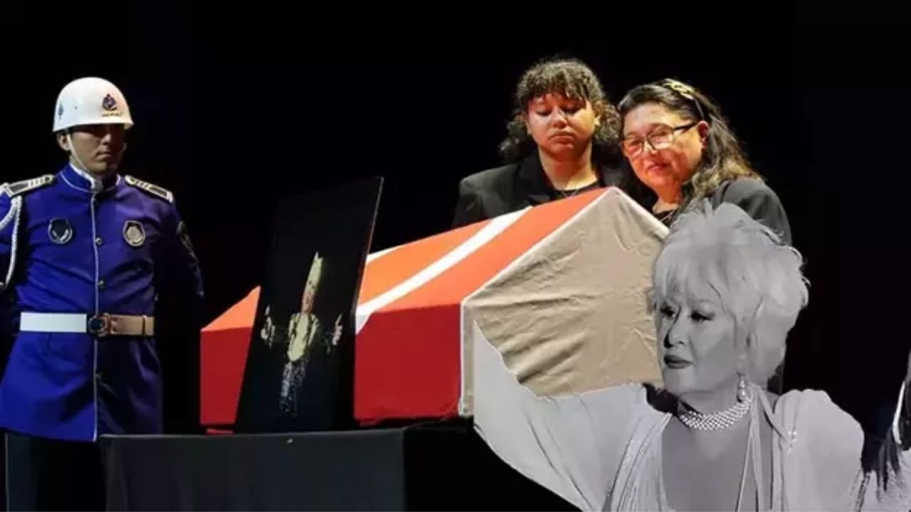 Muazzez Abacı'ya Akm'de Anma Töreni Düzenlendi - Yazar Kadın