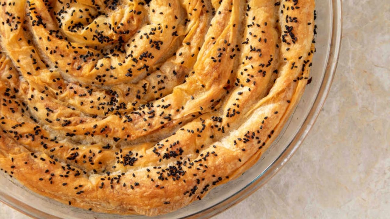 Pırasalı Börek Anadolu Mutfağının Mütevazı Lezzeti - Yazar Kadın