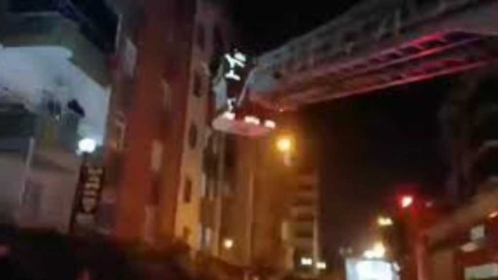 Ünye'de Yangında Mahsur Kalan Çocuk Son Anda Kurtarıldı - Yazar Kadın