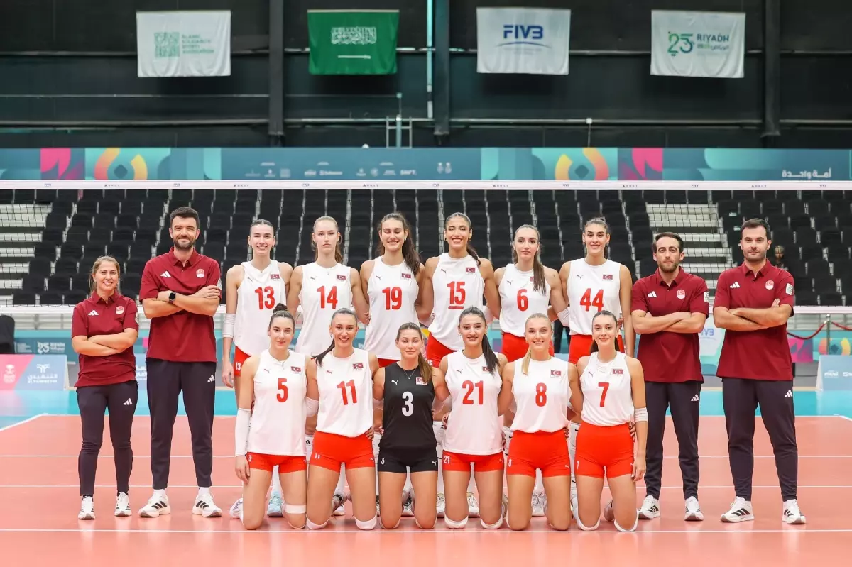 A Milli Kadin Voleybol Takimi Iran I Yendi 19226766 Amp - Yazar Kadın