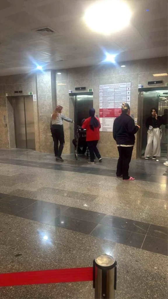 Ankara Da 120 Isci Gida Zehirlenmesi Suphesiy 19300135 Amp - Yazar Kadın