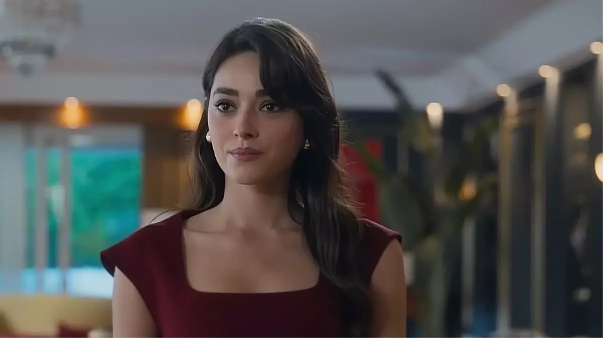 Aynadaki Yabanci Hangi Kanalda Oynuyor Aynadaki 19233717 8370 Amp - Yazar Kadın