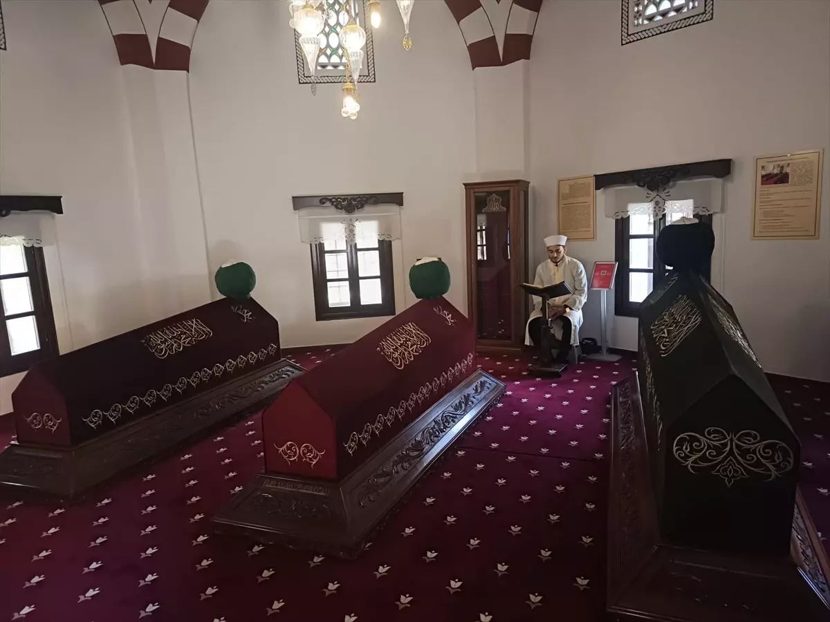 Bolu Dan Kisa Kisa 19282820 Amp - Yazar Kadın