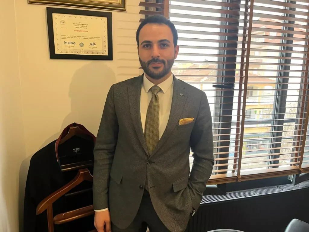 Bosanma Asamasindaki Esinin Yasadigi Evdeki D 19293689 Amp - Yazar Kadın