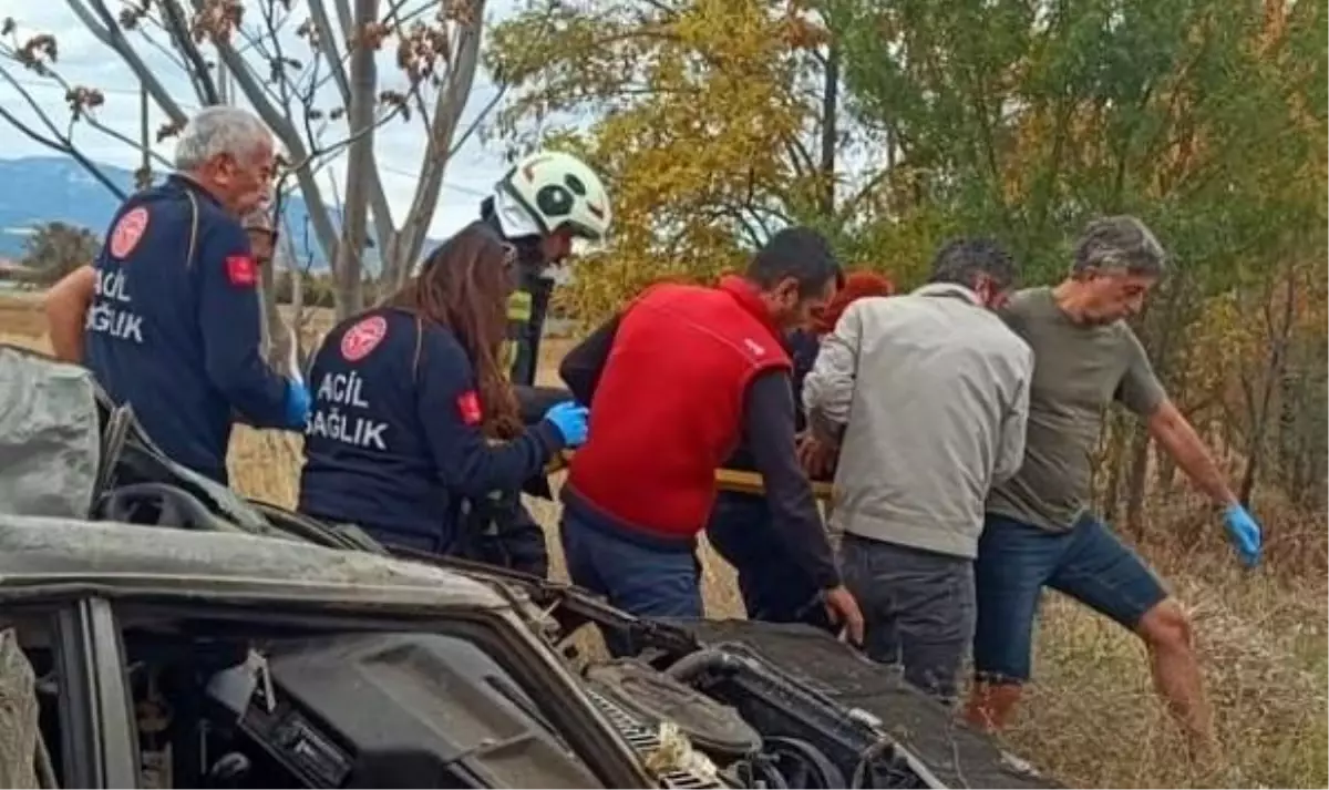 Hurdaya Donen Aractan Yarali Kurtuldu 19233678 Amp - Yazar Kadın