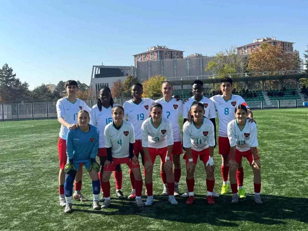 Kayseri Kadin Fk 3 De 3 Yapti 19237132 Amp - Yazar Kadın