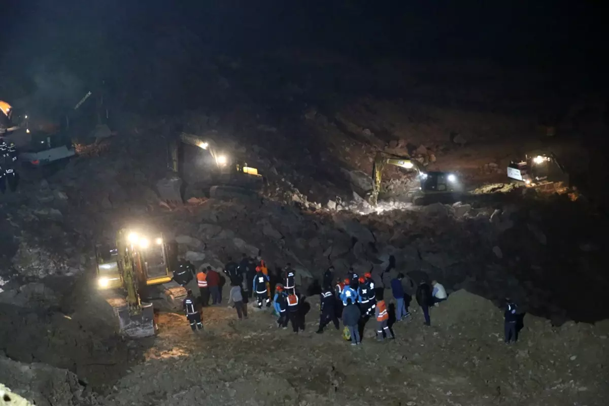 Ordu Da Tas Ocagindaki Gocukten 1 Iscinin Cansiz 19223790 2988 Amp - Yazar Kadın