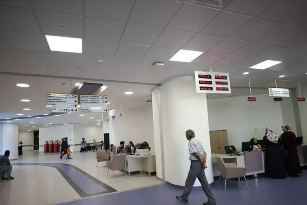 Saglikta Lisans Zorunlulugu Artik Herkes Hastane 19240630 9326 Amp - Yazar Kadın