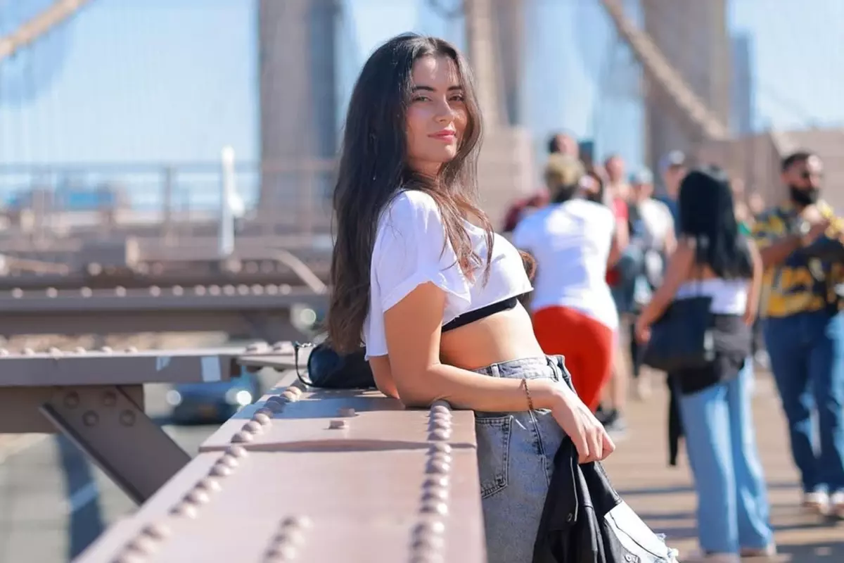 Tescilli Guzelin Yeni Isi Herkesi Sasirtti 19271845 7342 Amp - Yazar Kadın