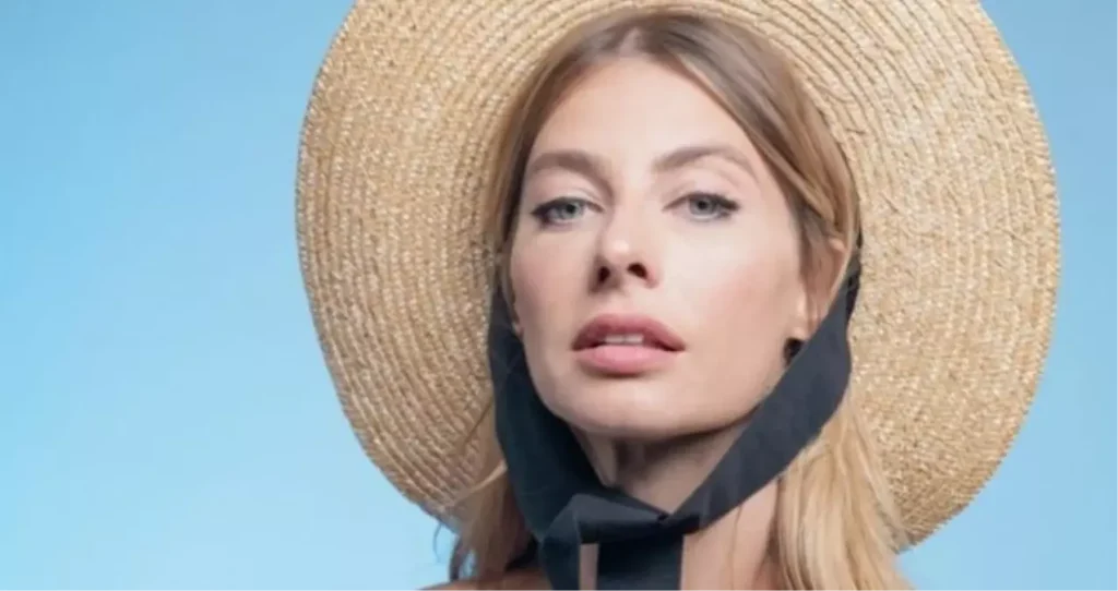 Tuba Unsal Kimdir Tuba Unsal Kac Yasinda Nereli 19272331 2039 Amp - Yazar Kadın