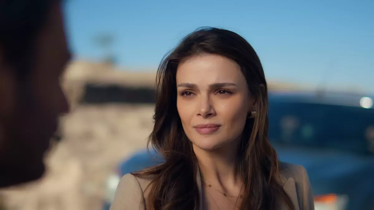 Uzak Sehir E Cihan Ile Alya Nin Romantik Bulu 19237614 Amp - Yazar Kadın