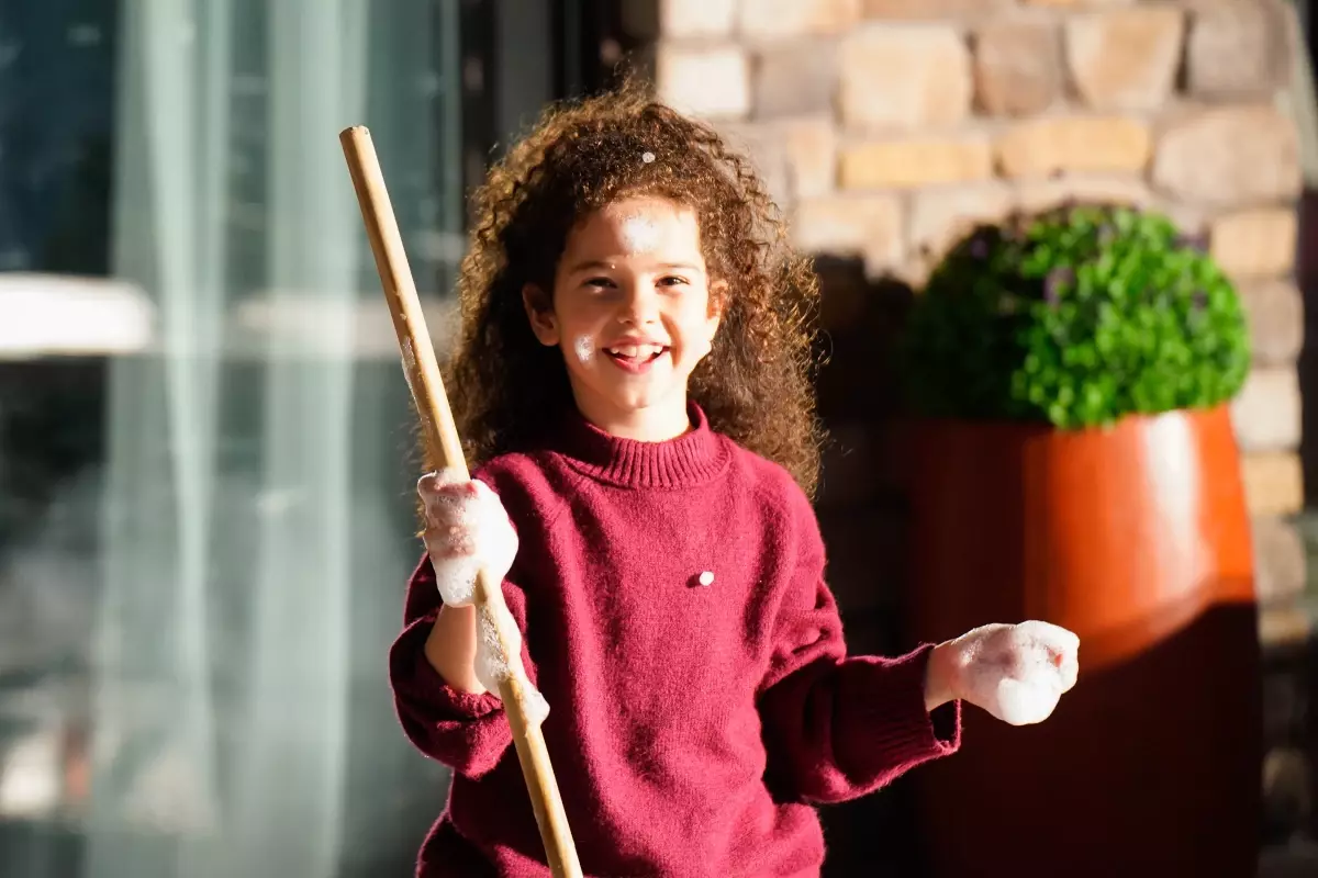 Zeynep Ten Mutsuzluga Kopuklu Cozum 19225369 Amp - Yazar Kadın