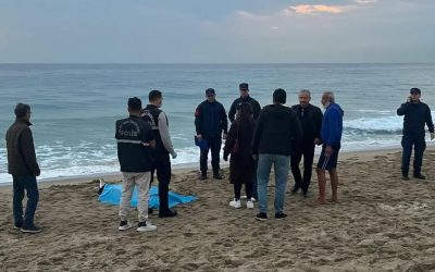 Alanya&rsquo;da Sahilde Kadın Cesedi Bulundu