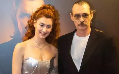 Erdal Beşikçioğlu’nun Kızı Derin, Kombiniyle Gecenin Yıldızı Oldu