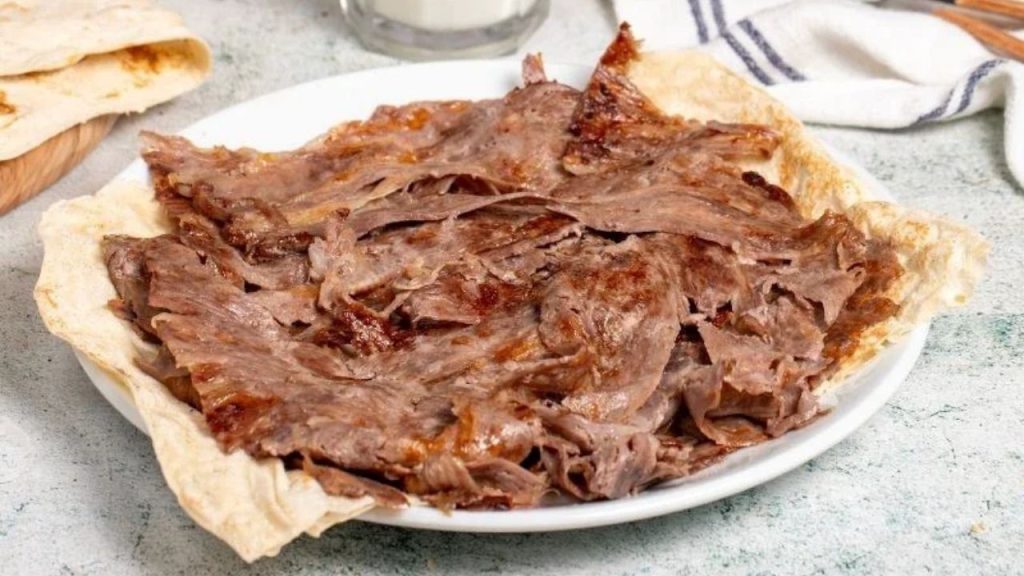 Evde Lezzetli İskender Yapmanın Kolay Yolu Kağıtta Yaprak Döner Tarifi! - Yazar Kadın