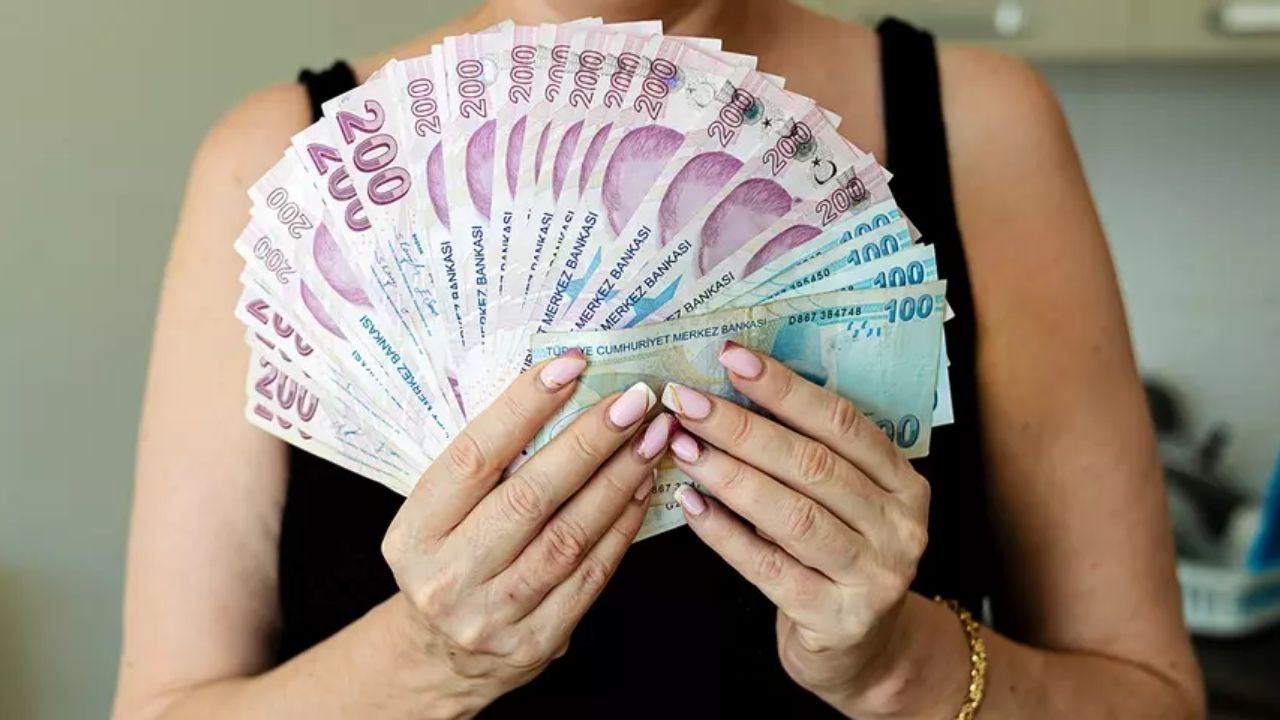 Kadın Emekliliğinde Yaş, Prim Ve Ekonomik Etkiler Bilmeniz Gerekenler - Yazar Kadın