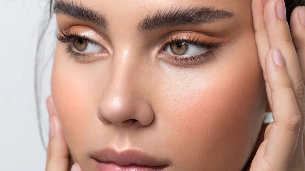 Kaşları Gürleştirme - Yazar Kadın