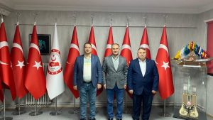 Serdenge&ccedil;ti K&uuml;lt&uuml;r, Eğitim Ve Yardımlaşma Derneği Genel Başkanı Ve Yazar Gazetesi Eski Genel Yayın Y&ouml;netmeni Do&ccedil;. Dr. Servet Avşar&rsquo;a Anlamlı Ziyaret Yazar Medya Anonim Şirketi Y&ouml;netim Kurulu Başk (2) - Yazar Kadın