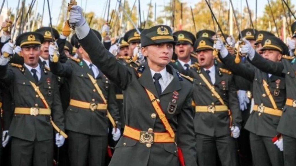 Teğmen Ebru Eroğlu’nun Avukatından Kitaptaki İddialara Sert Tepki - Yazar Kadın