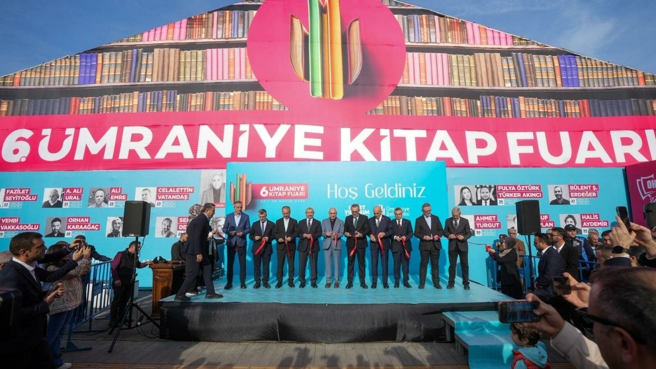 Ümraniye Kitap Fuarı'nda Son Gün! - Yazar Kadın