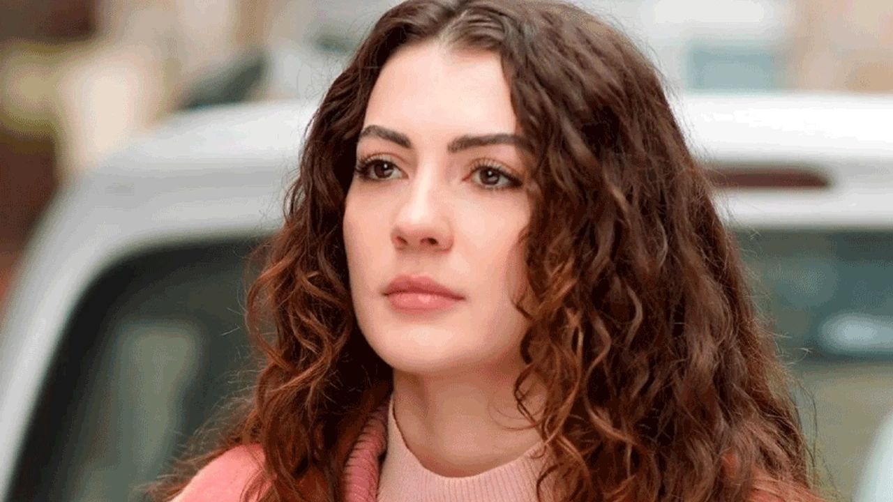 Ünlü Oyuncu Acı Kaybını Sosyal Medyada Duyurdu - Yazar Kadın