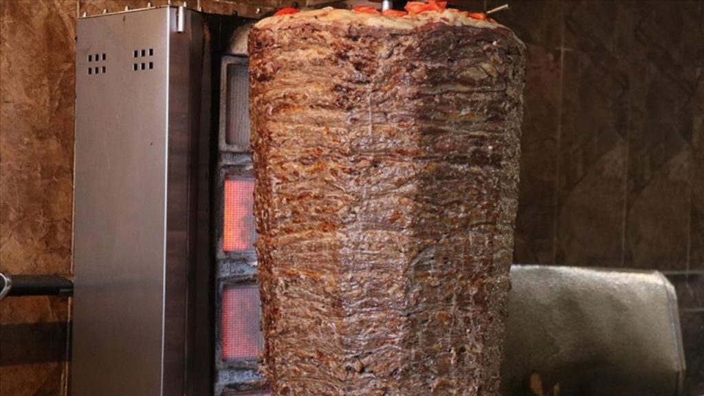 Yaprak Döner Türk Mutfağının İnceliğini Taşıyan Geleneksel Lezzet - Yazar Kadın