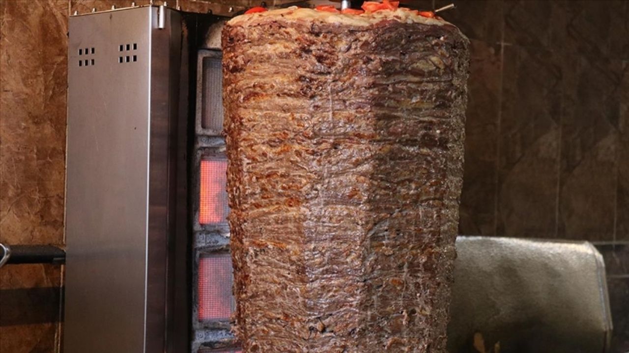 Yaprak Döner Türk Mutfağının İnceliğini Taşıyan Geleneksel Lezzet - Yazar Kadın