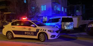 Babasına şiddet uygulayan annesini d&ouml;vd&uuml;