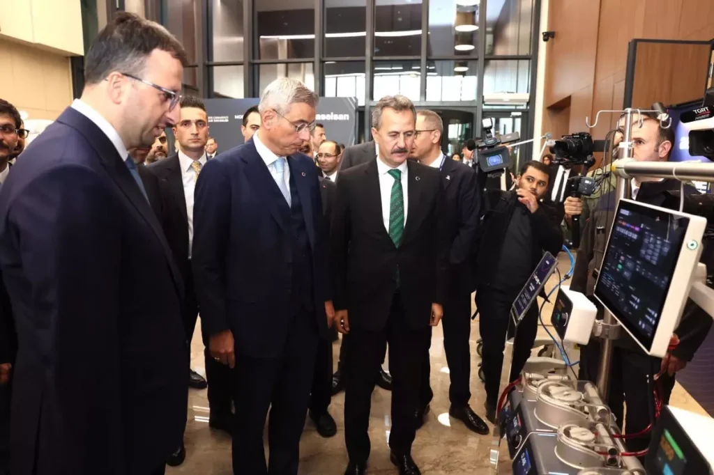 Aselsan Tarafindan Gelistirilen Mobil Dijital 19320158 Amp - Yazar Kadın