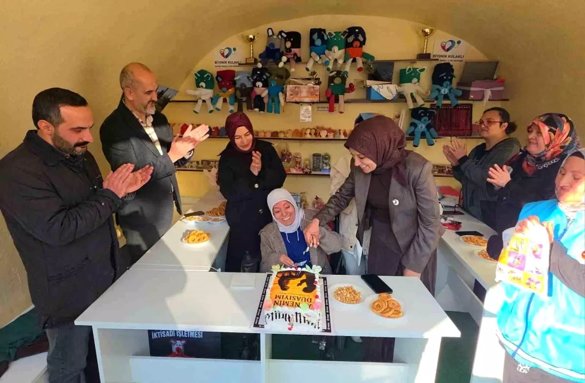 Kutahya Da Annemin Duasiyim Kitabi Tanitildi 19320394 Amp - Yazar Kadın