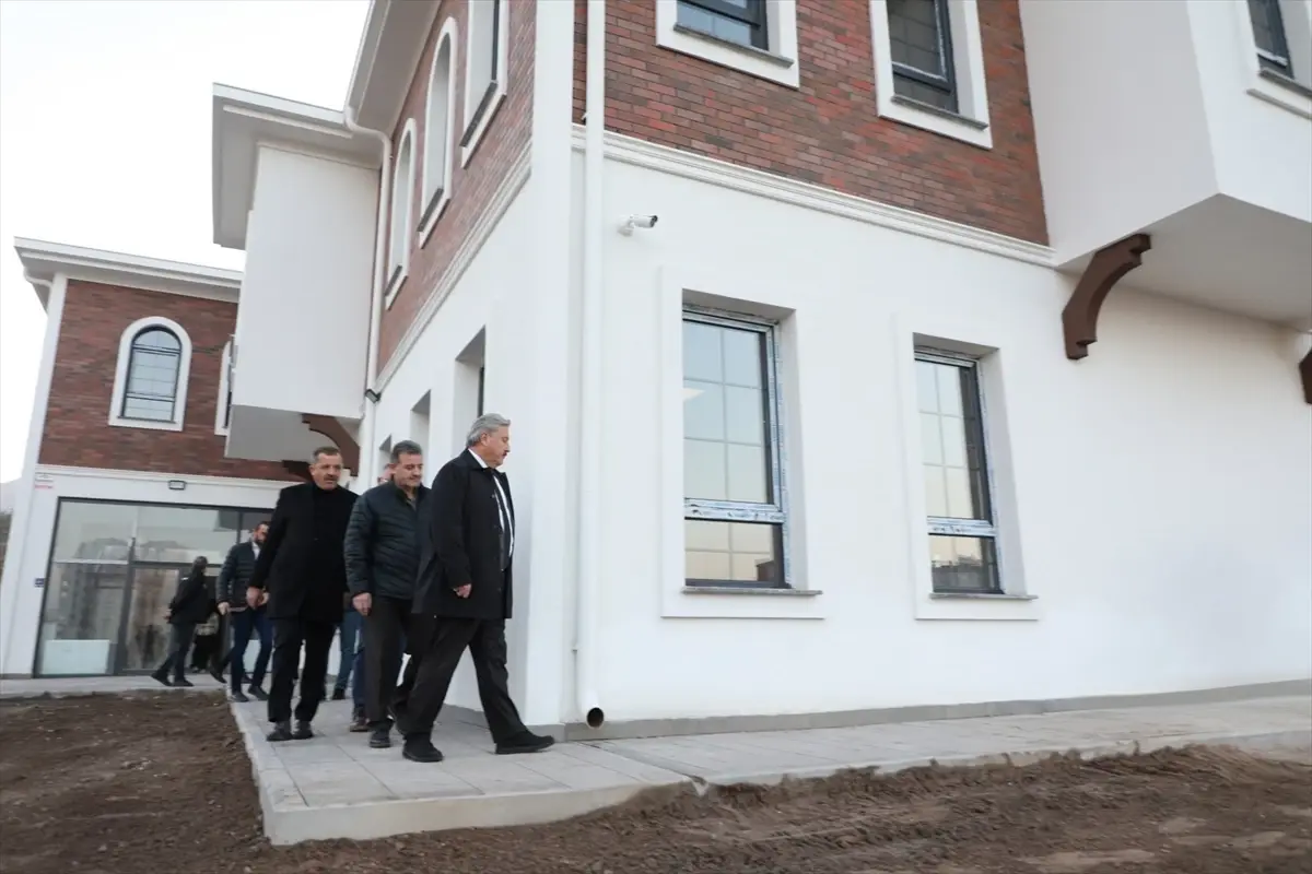 Melikgazi De Fatma Haskahveci Kur An Kursu Nu 19322878 Amp - Yazar Kadın